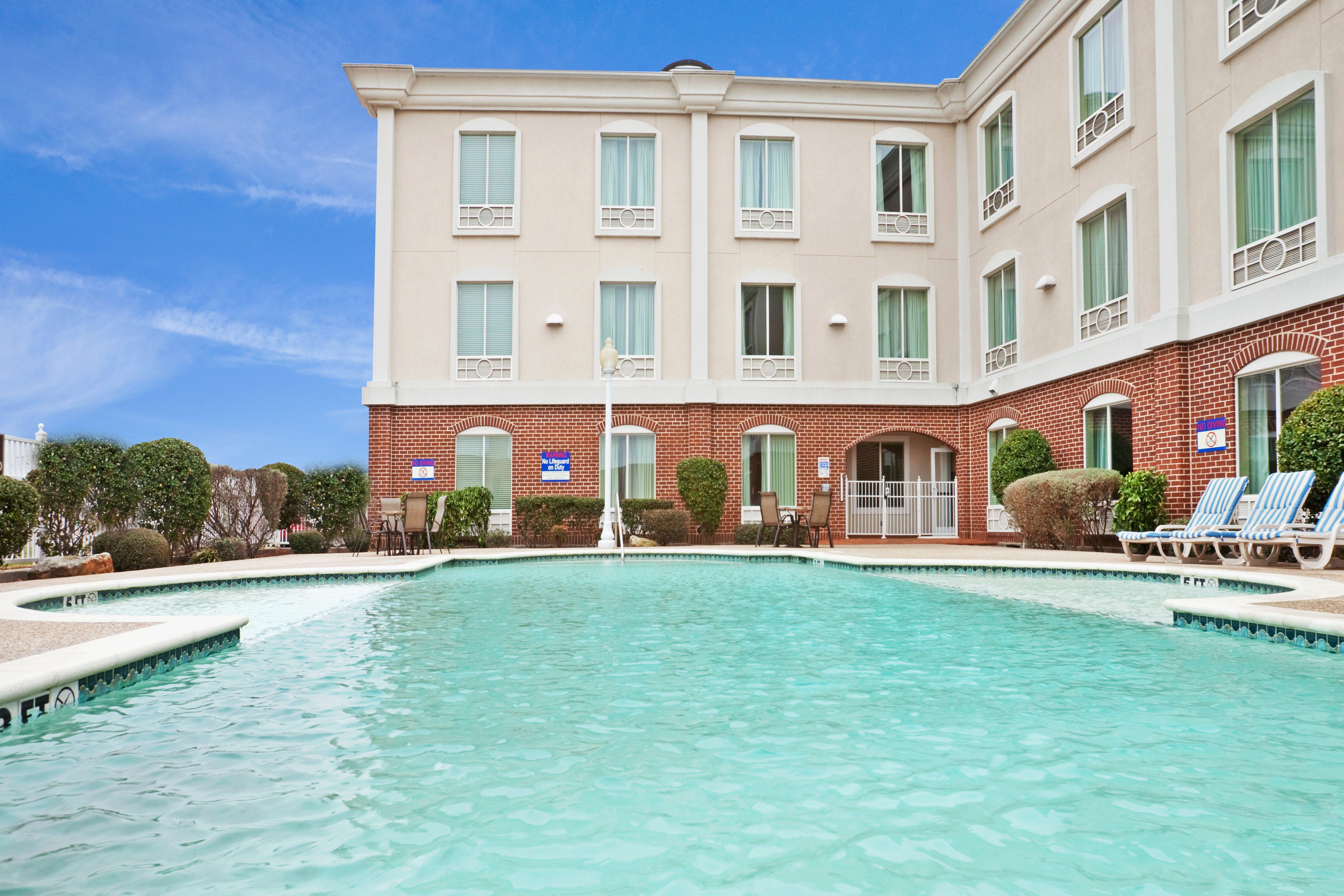 Holiday Inn Express & Suites Waxahachie By Ihg Exterior foto