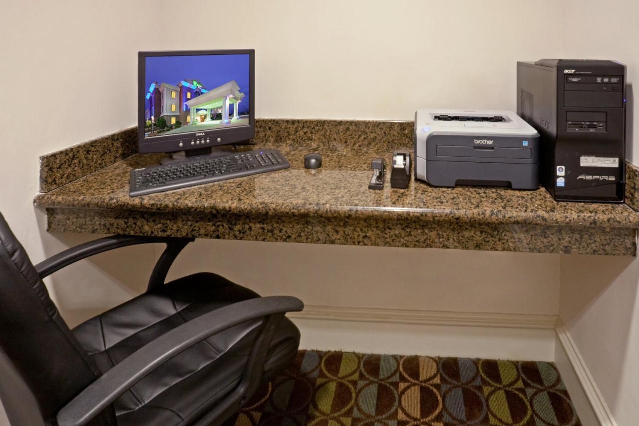 Holiday Inn Express & Suites Waxahachie By Ihg Exterior foto